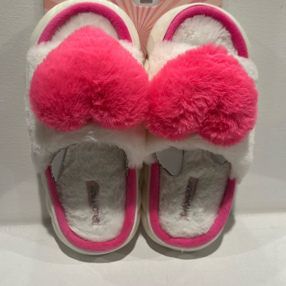 NWT Willow & Ruby Ladies Slipper with cushioned comfort soles for indoor/outdoor